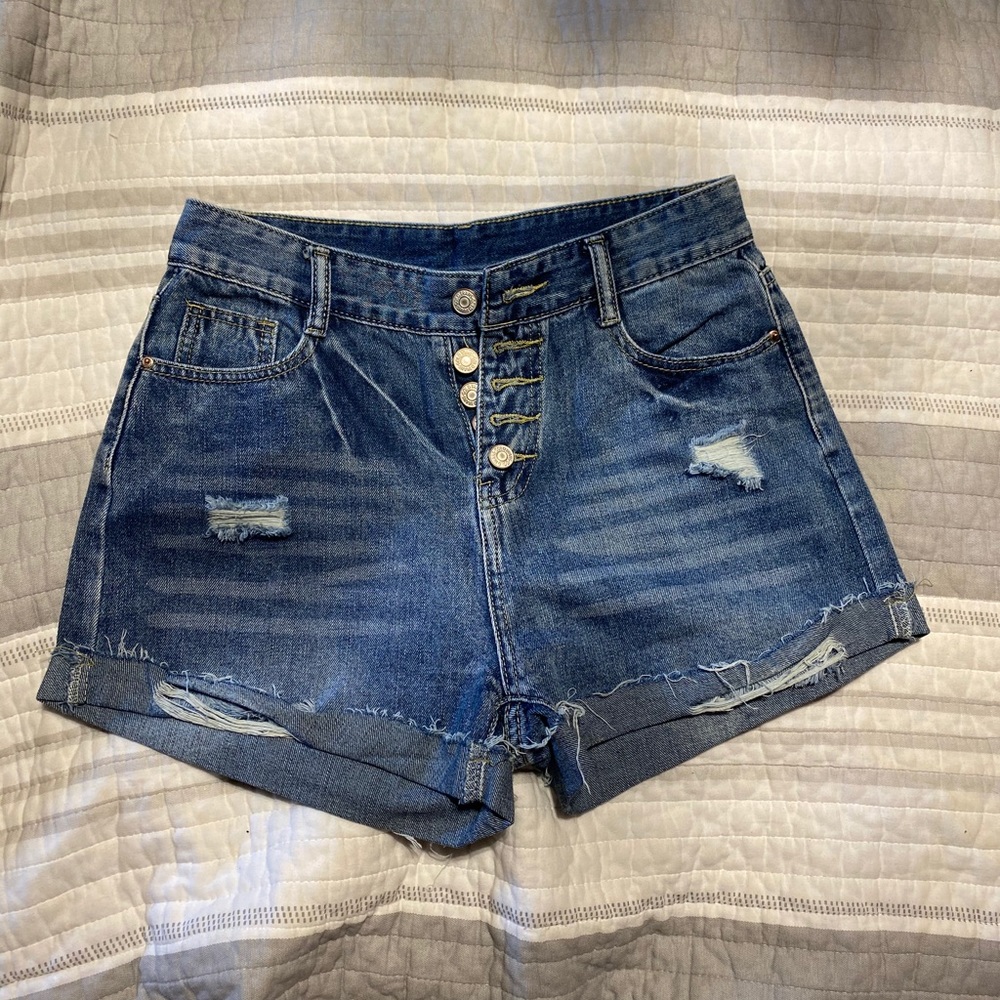 High wasted denim shorts